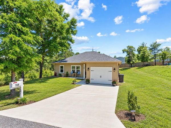 166 Hibiscus Avenue, DeFuniak Springs, FL 32433