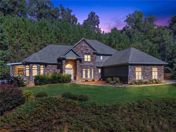 952 Thomas Road , Canton, GA 30115
