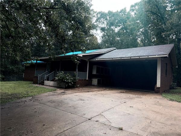 2636 Highway 162 , Covington, GA 30016