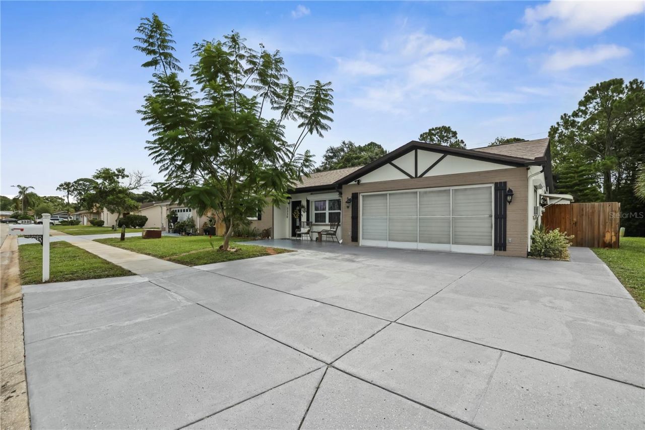 3330 Glenside Drive , Holiday, FL 34690 Main Photo