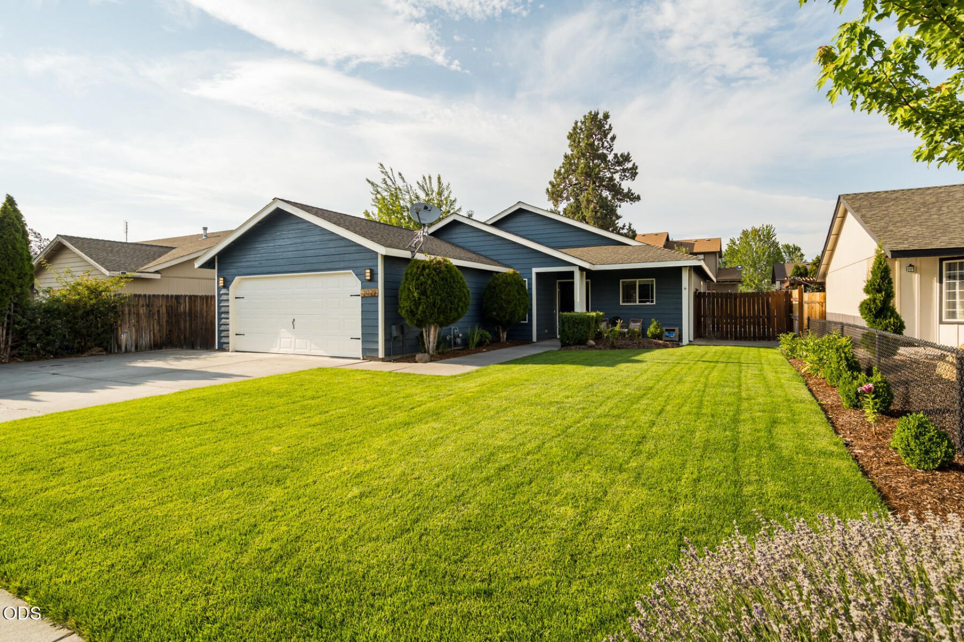 3029 SW Peridot Avenue, Redmond, OR 97756 Main Photo