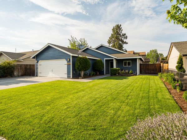 3029 SW Peridot Avenue, Redmond, OR 97756