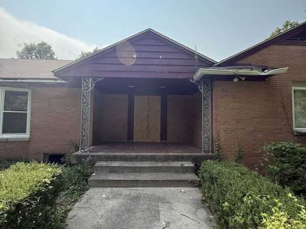 1910 S Arlington Avenue , Indianapolis, IN 46203