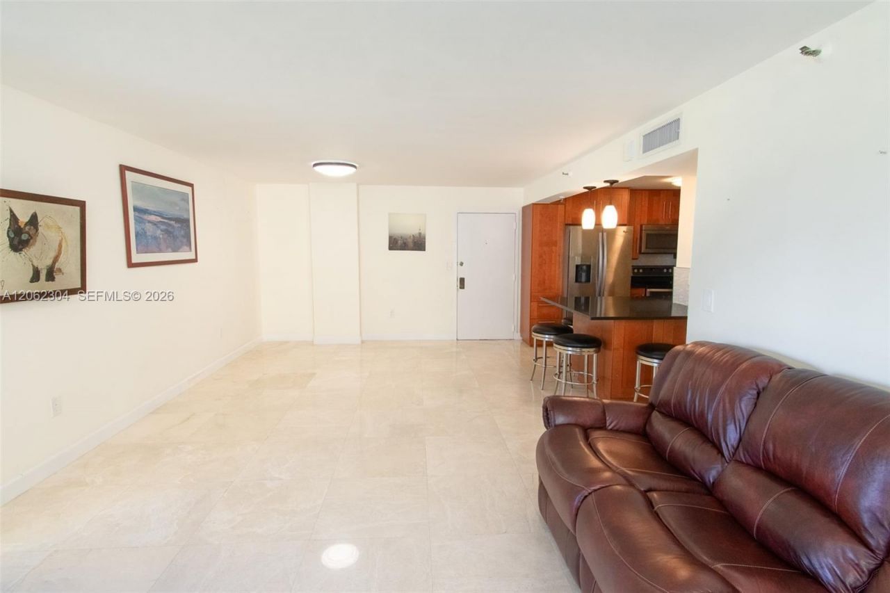 1623 Collins Ave , Unit 215, Miami Beach, FL 33139 Photo