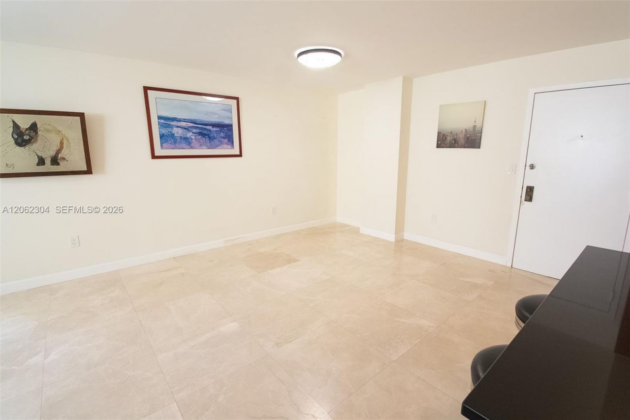 1623 Collins Ave , Unit 215, Miami Beach, FL 33139 Photo