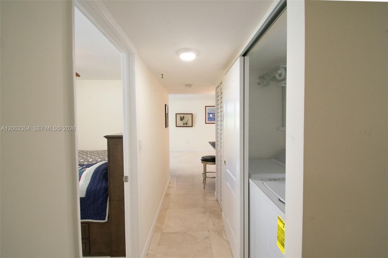1623 Collins Ave , Unit 215, Miami Beach, FL 33139 Photo