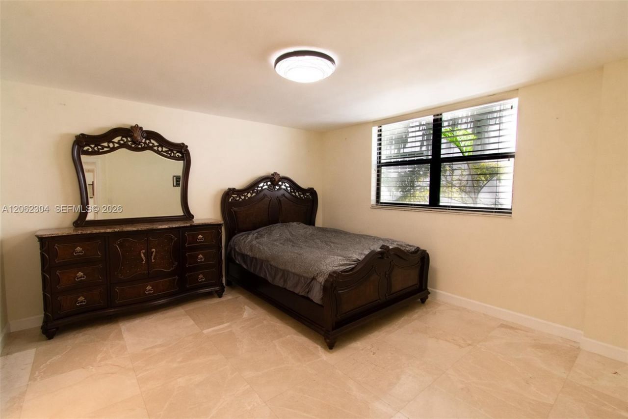 1623 Collins Ave , Unit 215, Miami Beach, FL 33139 Photo