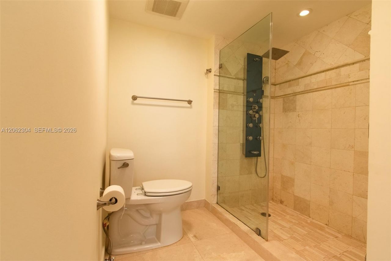 1623 Collins Ave , Unit 215, Miami Beach, FL 33139 Photo