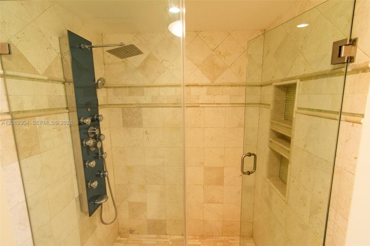 1623 Collins Ave , Unit 215, Miami Beach, FL 33139 Photo