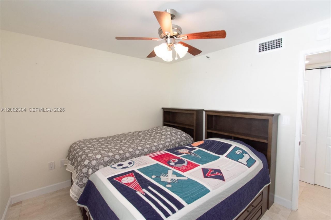 1623 Collins Ave , Unit 215, Miami Beach, FL 33139 Photo