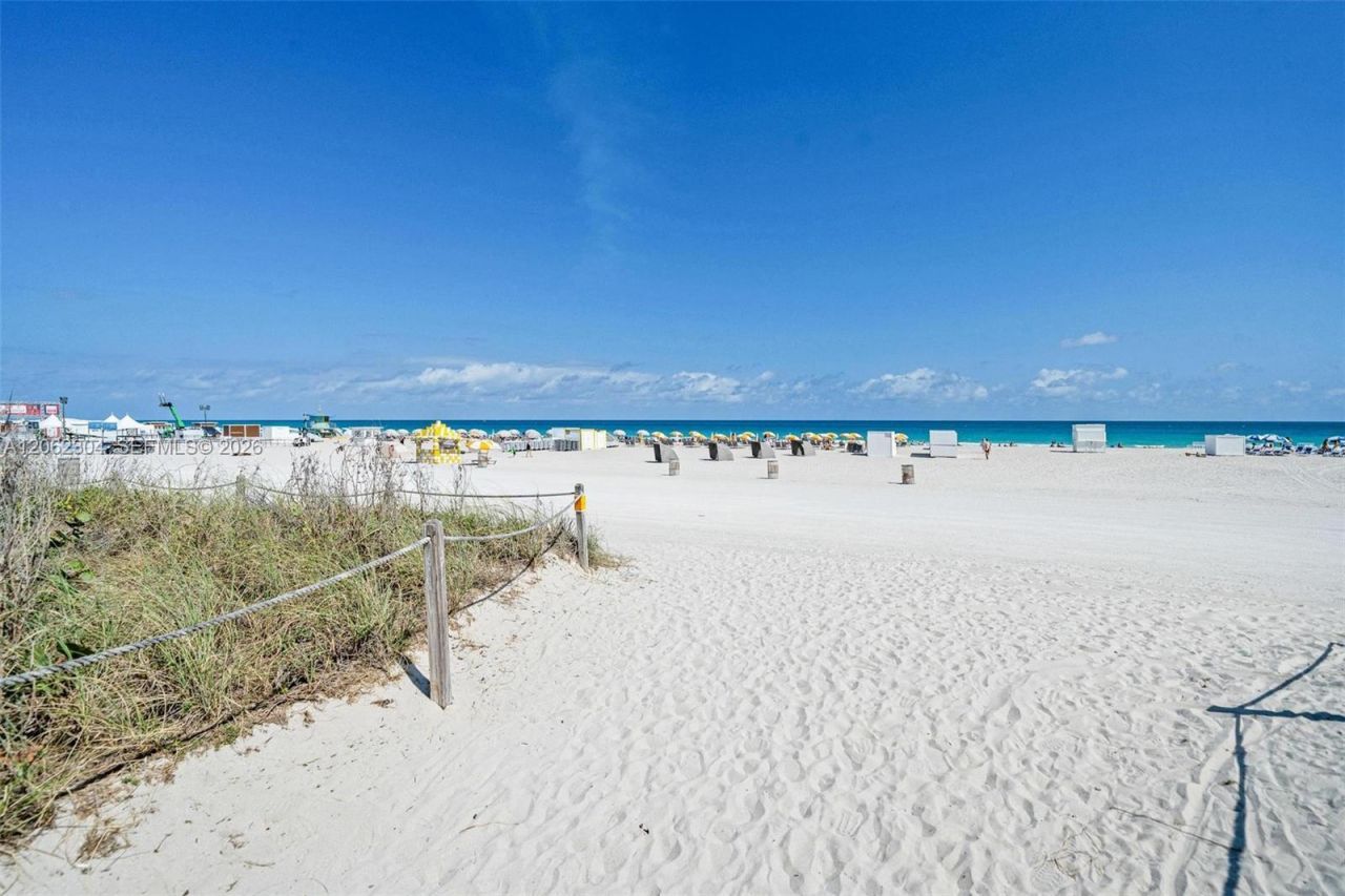 1623 Collins Ave , Unit 215, Miami Beach, FL 33139 Photo