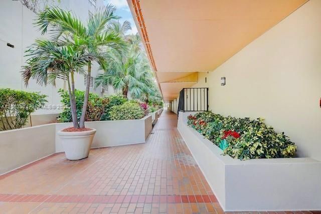 1623 Collins Ave , Unit 215, Miami Beach, FL 33139 Photo