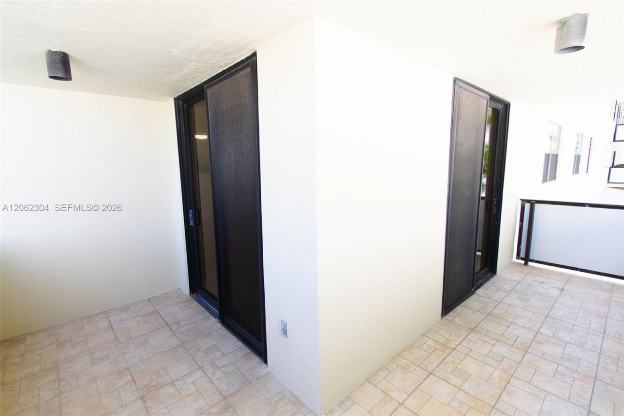 1623 Collins Ave , Unit 215, Miami Beach, FL 33139 Photo