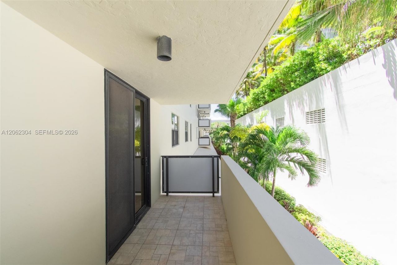 1623 Collins Ave , Unit 215, Miami Beach, FL 33139 Photo