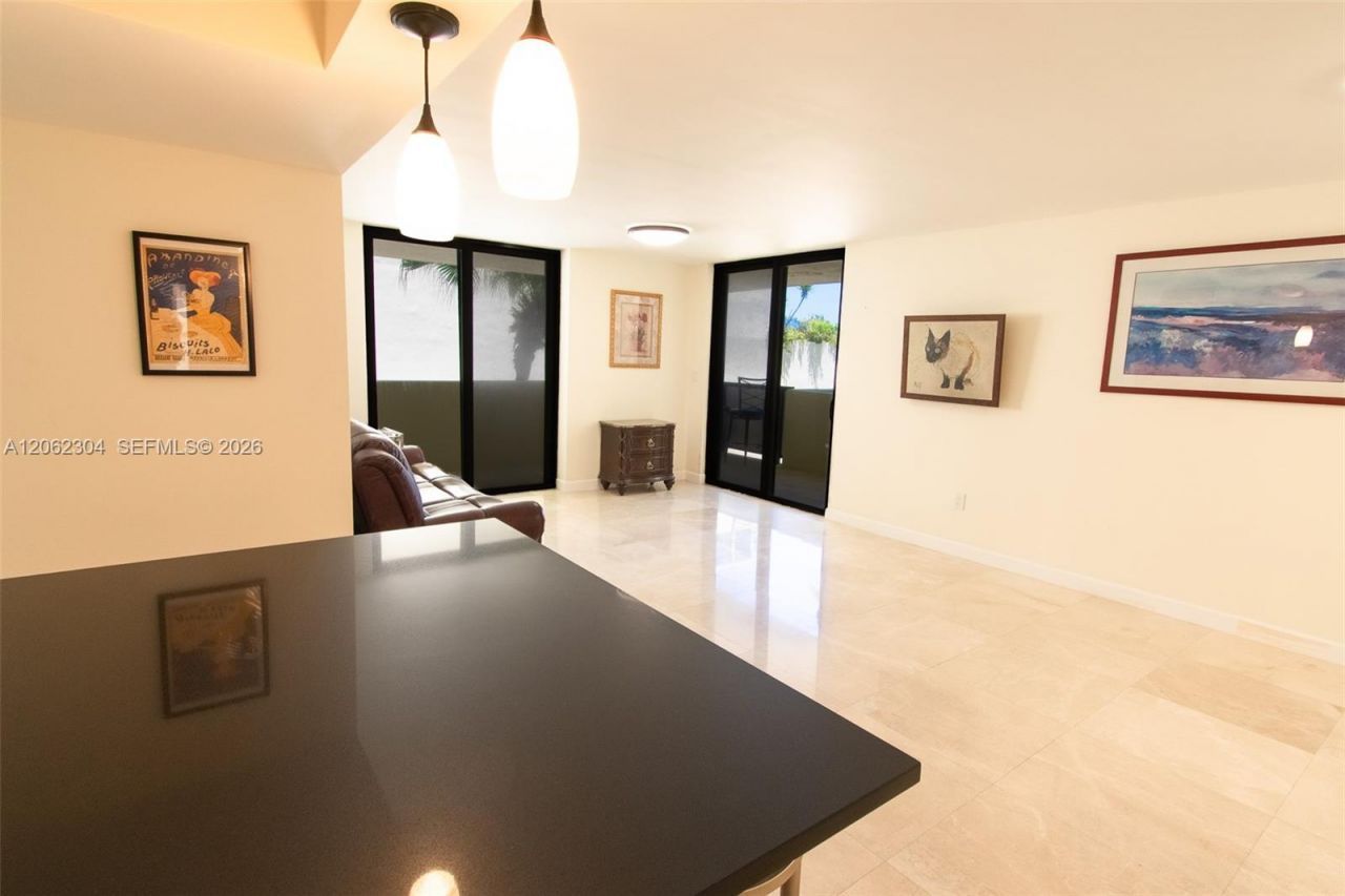 1623 Collins Ave , Unit 215, Miami Beach, FL 33139 Photo