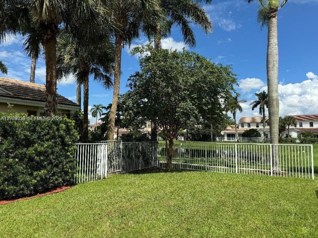 4762 Lakeside Ter, Davie, FL 33314 Photo