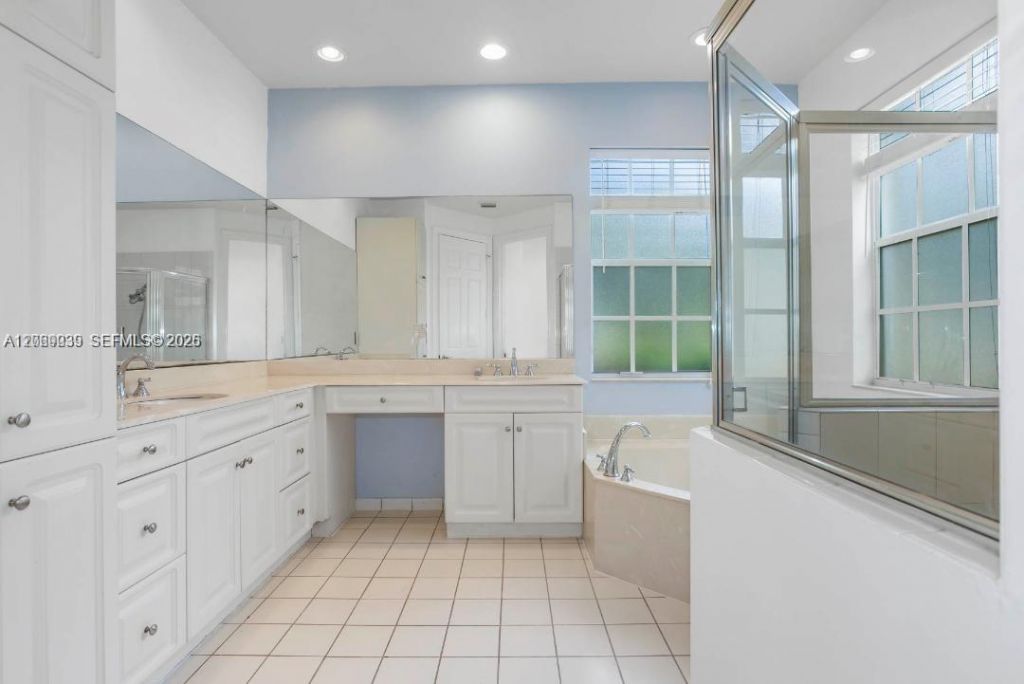 4762 Lakeside Ter, Davie, FL 33314 Photo