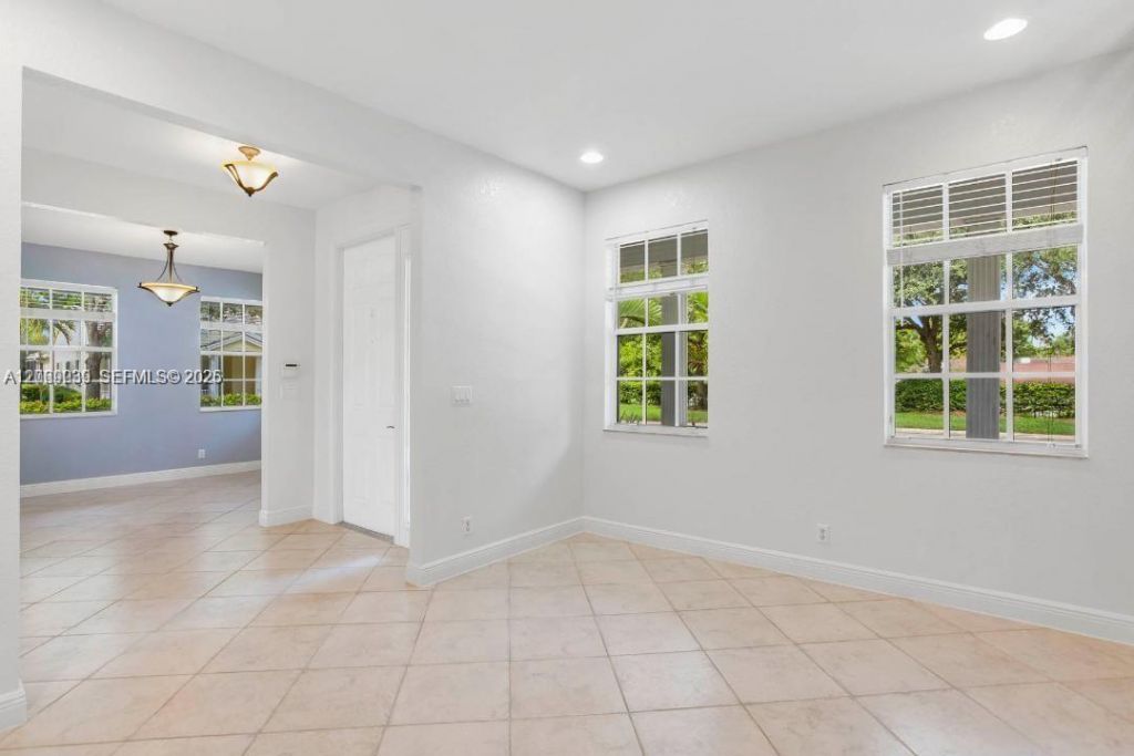 4762 Lakeside Ter, Davie, FL 33314 Photo