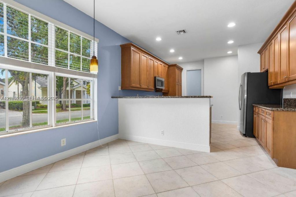 4762 Lakeside Ter, Davie, FL 33314 Photo