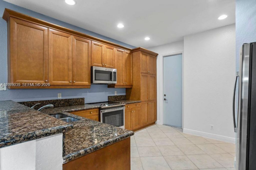 4762 Lakeside Ter, Davie, FL 33314 Photo