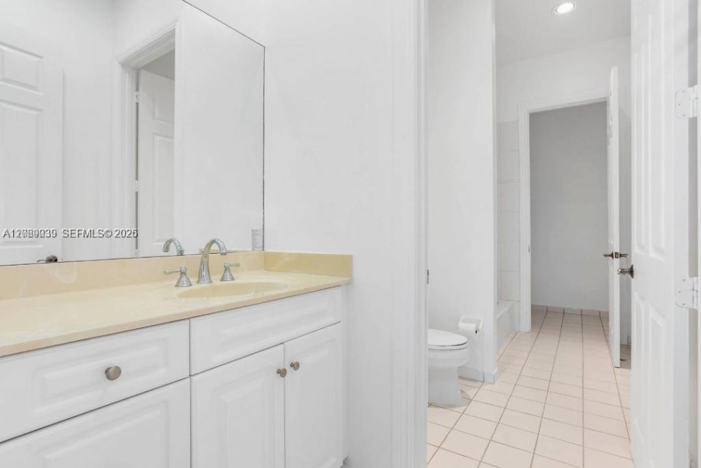 4762 Lakeside Ter, Davie, FL 33314 Photo