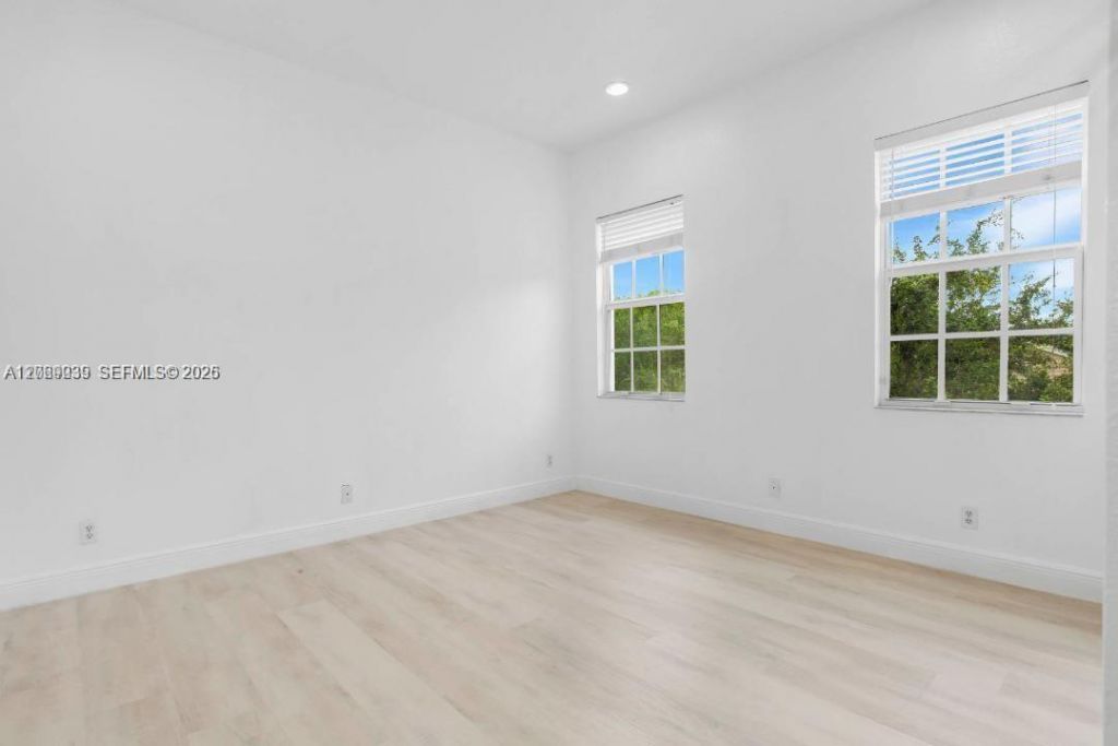 4762 Lakeside Ter, Davie, FL 33314 Photo