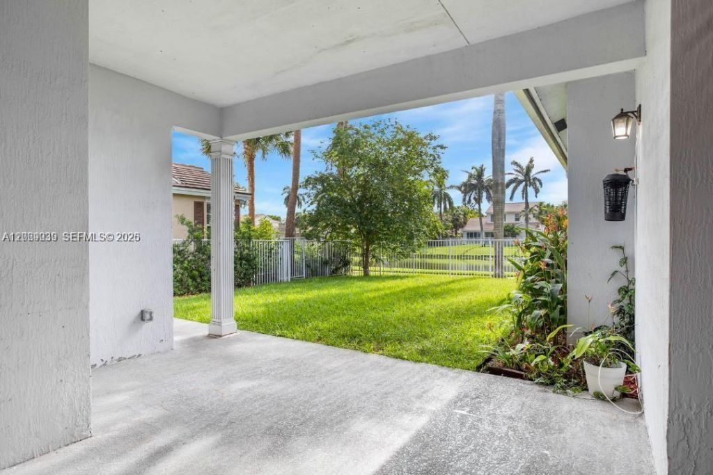 4762 Lakeside Ter, Davie, FL 33314 Photo
