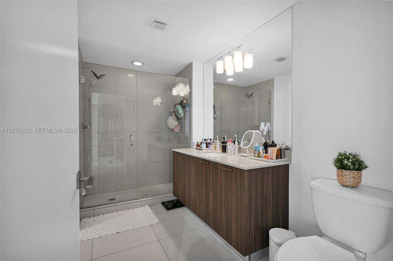 5300 Paseo Blvd , Unit 1410, Doral, FL 33166 Photo