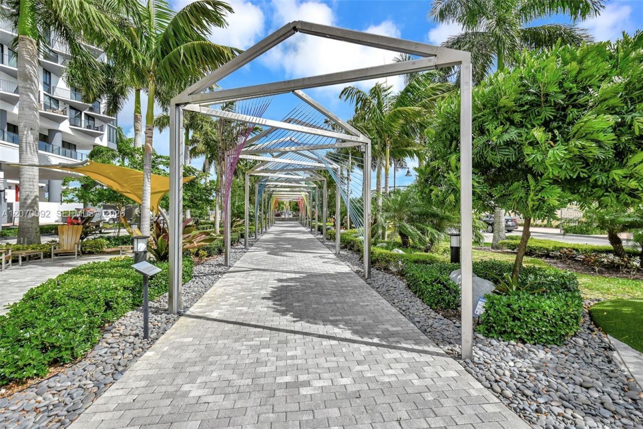 5300 Paseo Blvd , Unit 1410, Doral, FL 33166 Photo