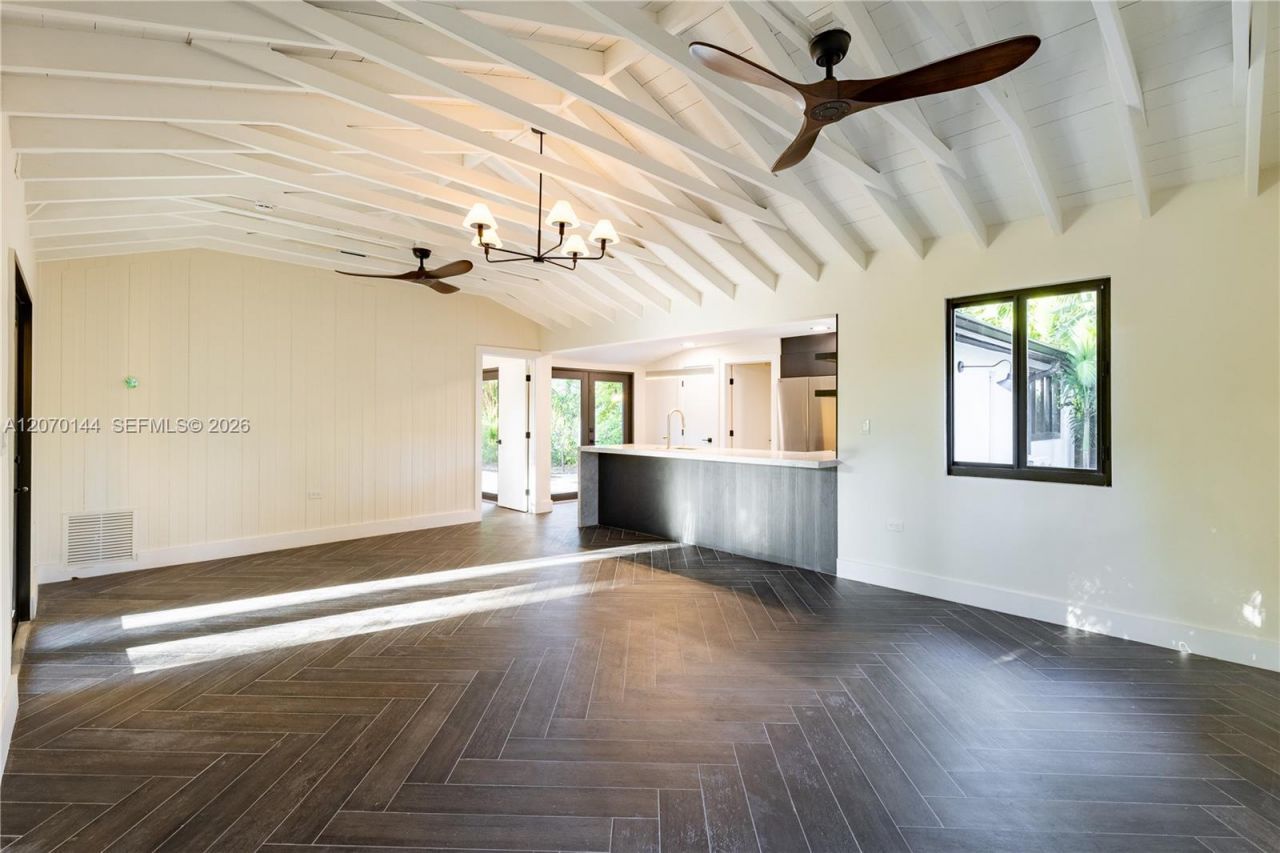 10901 NE 3rd Ave , Miami, FL 33161 Photo