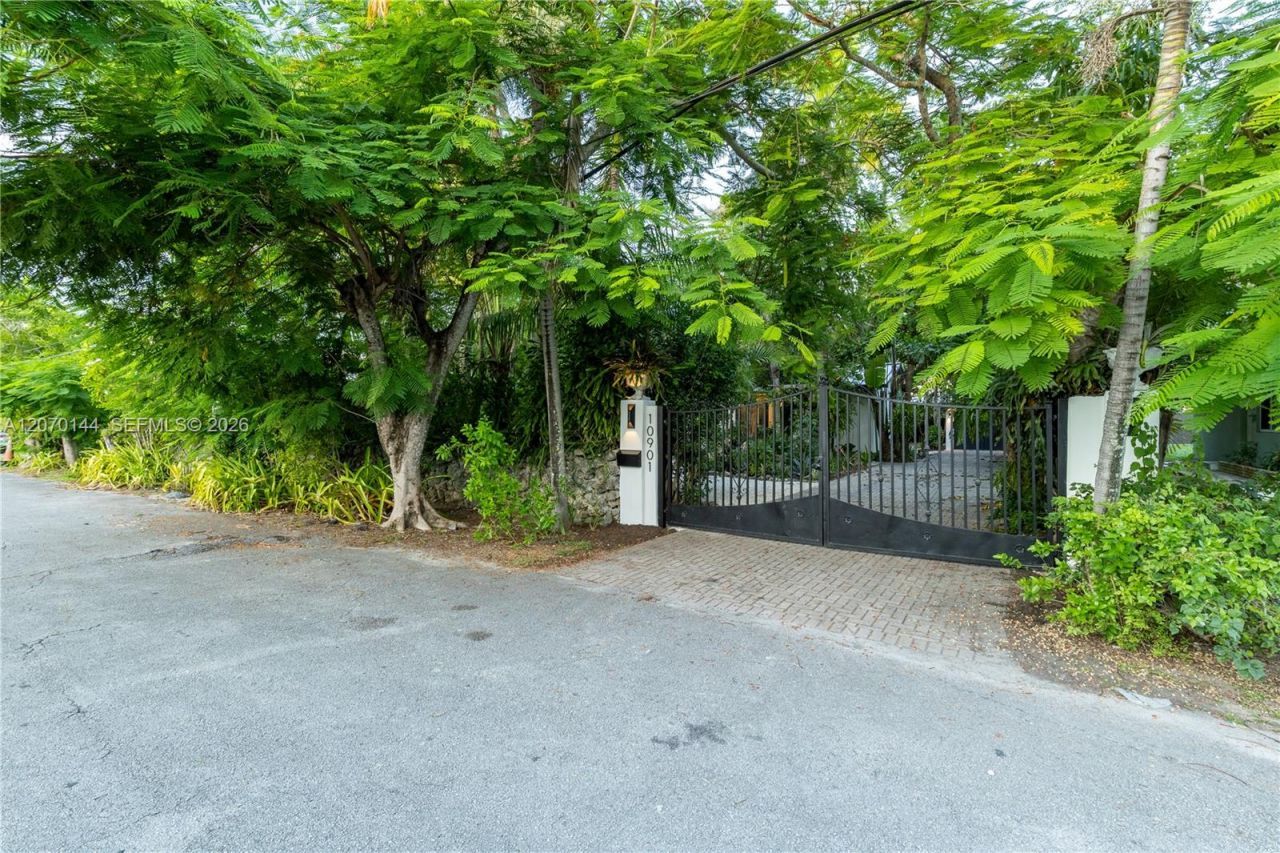 10901 NE 3rd Ave , Miami, FL 33161 Photo