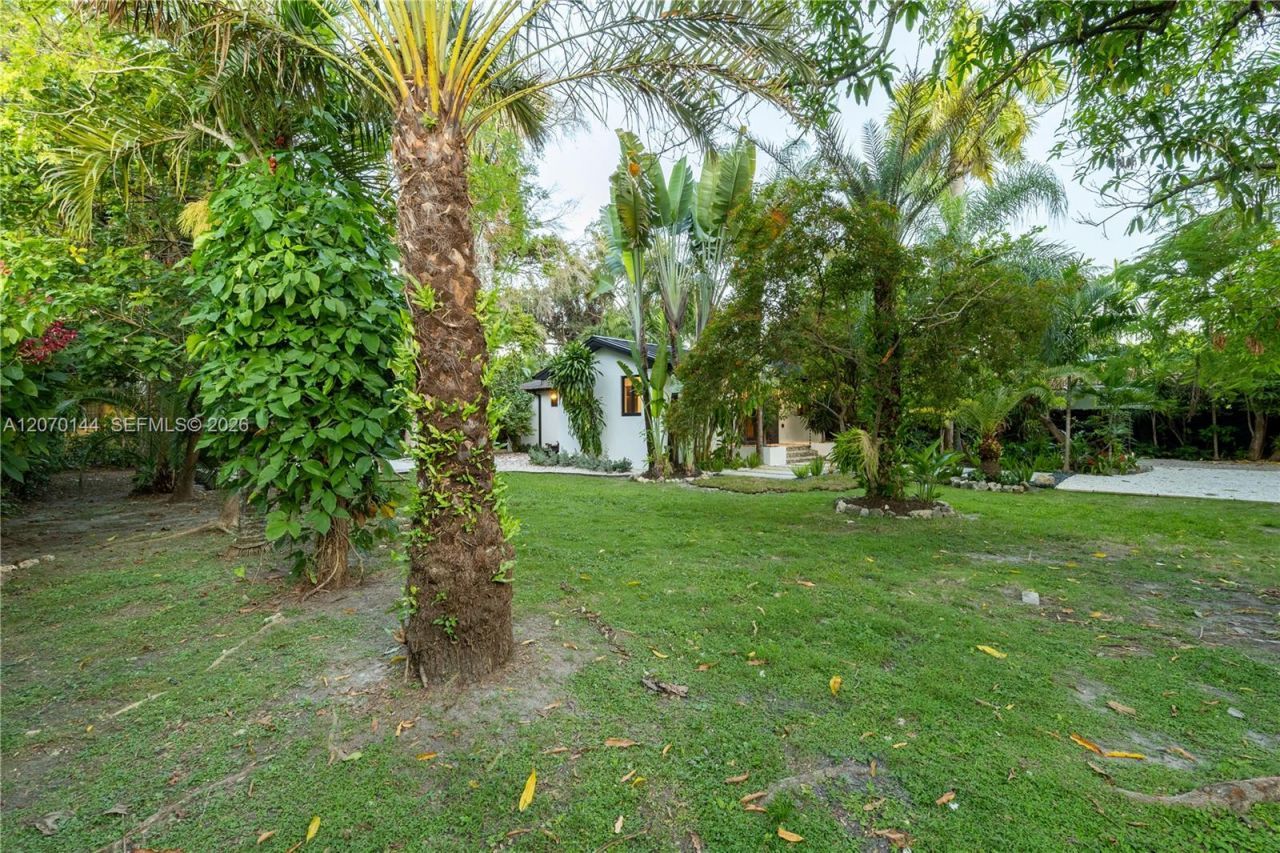 10901 NE 3rd Ave , Miami, FL 33161 Photo