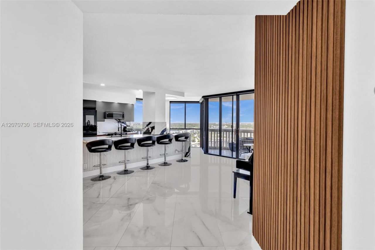 1000 W Island Blvd, Unit 1710, Aventura, FL 33160 Photo
