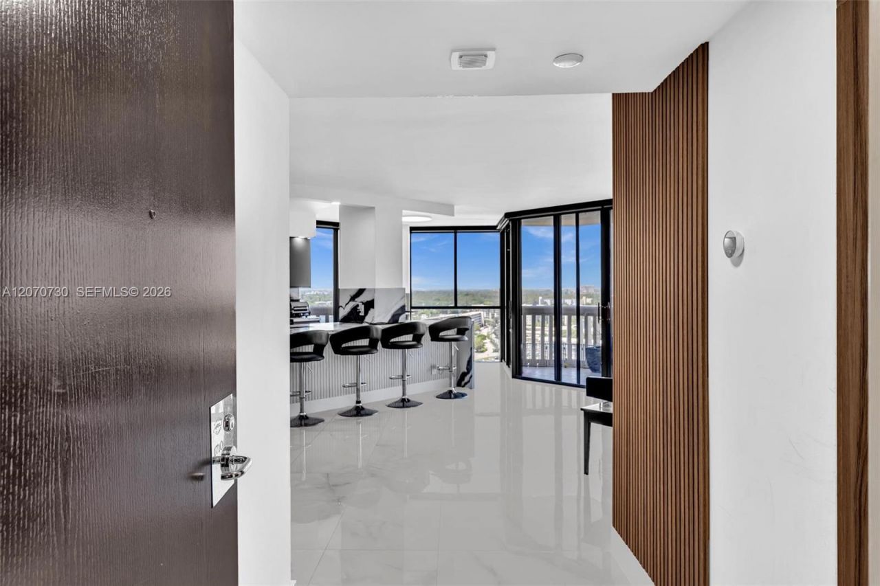 1000 W Island Blvd, Unit 1710, Aventura, FL 33160 Photo