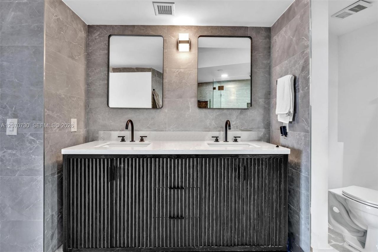 1000 W Island Blvd, Unit 1710, Aventura, FL 33160 Photo