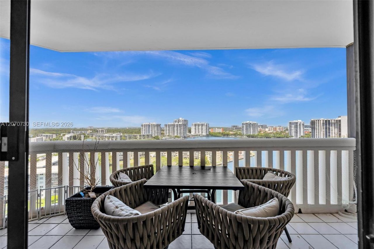1000 W Island Blvd, Unit 1710, Aventura, FL 33160 Photo