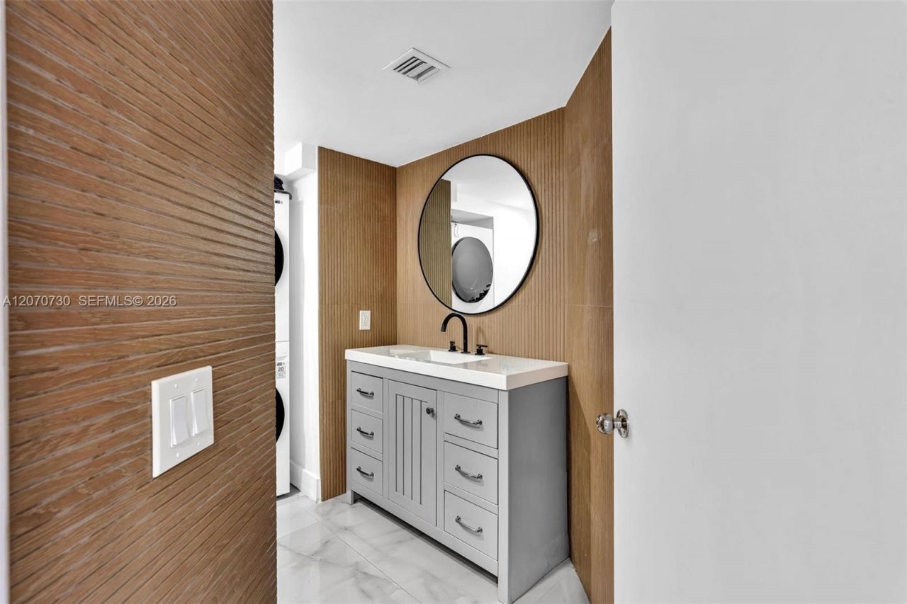 1000 W Island Blvd, Unit 1710, Aventura, FL 33160 Photo