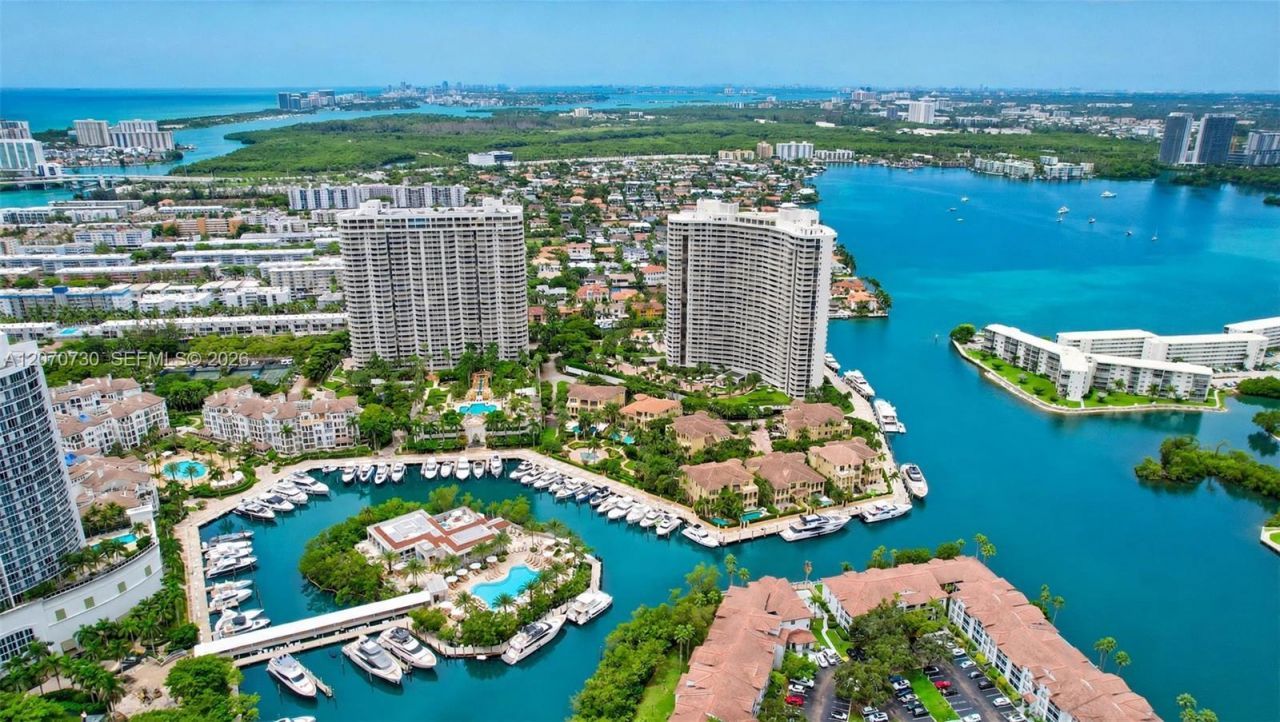 1000 W Island Blvd, Unit 1710, Aventura, FL 33160 Photo