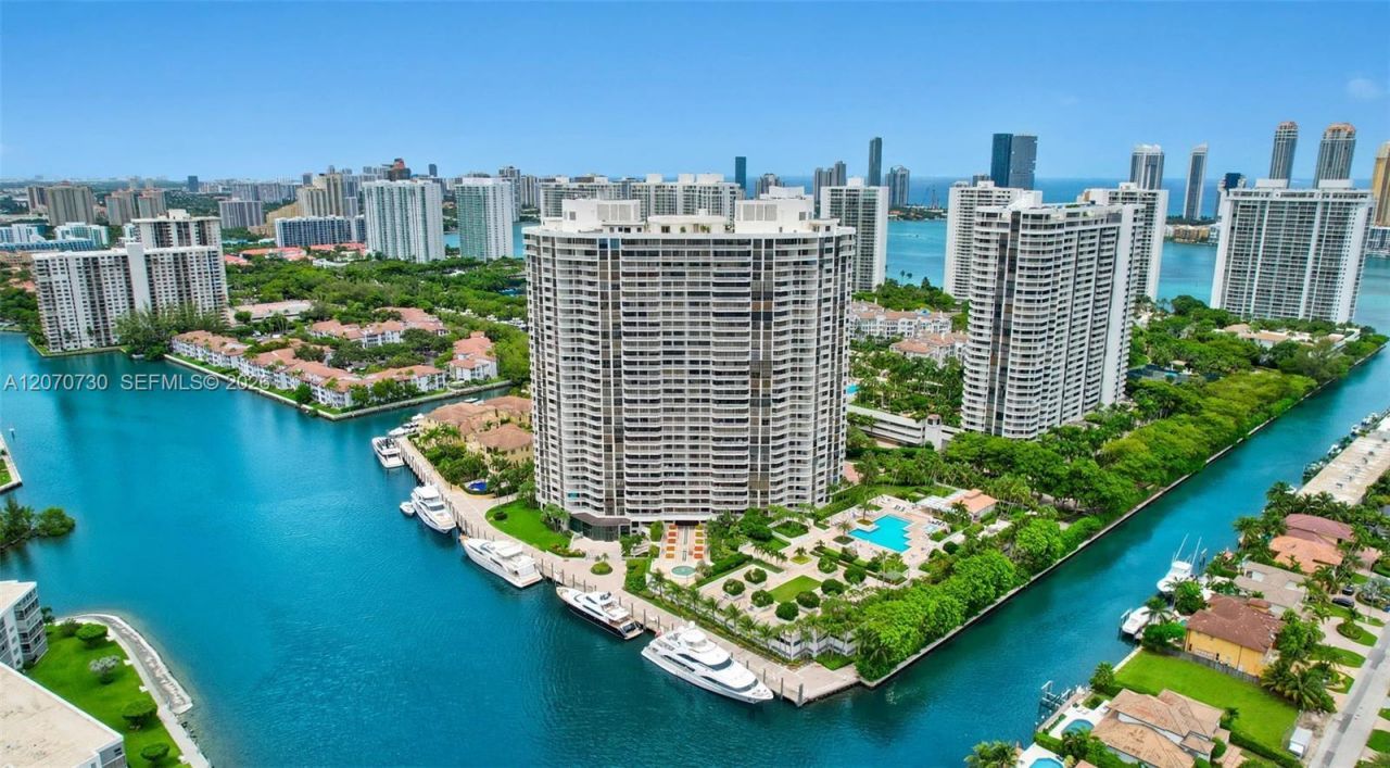 1000 W Island Blvd, Unit 1710, Aventura, FL 33160 Photo