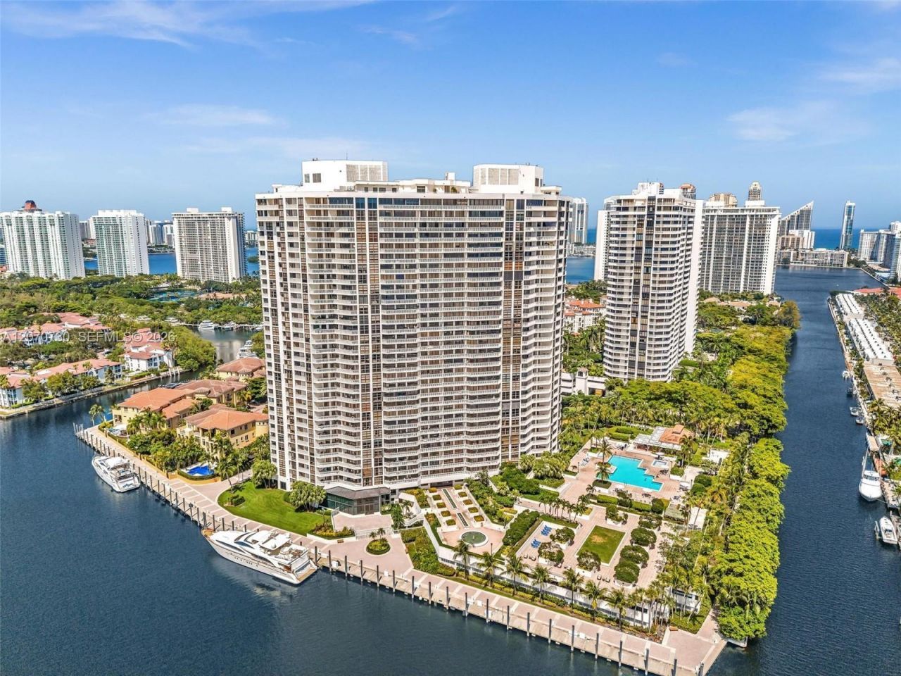 1000 W Island Blvd, Unit 1710, Aventura, FL 33160 Photo