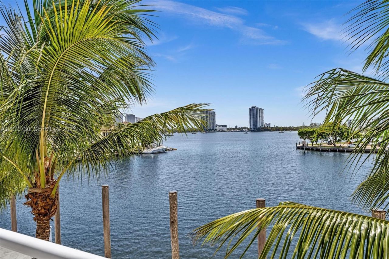1000 W Island Blvd, Unit 1710, Aventura, FL 33160 Photo