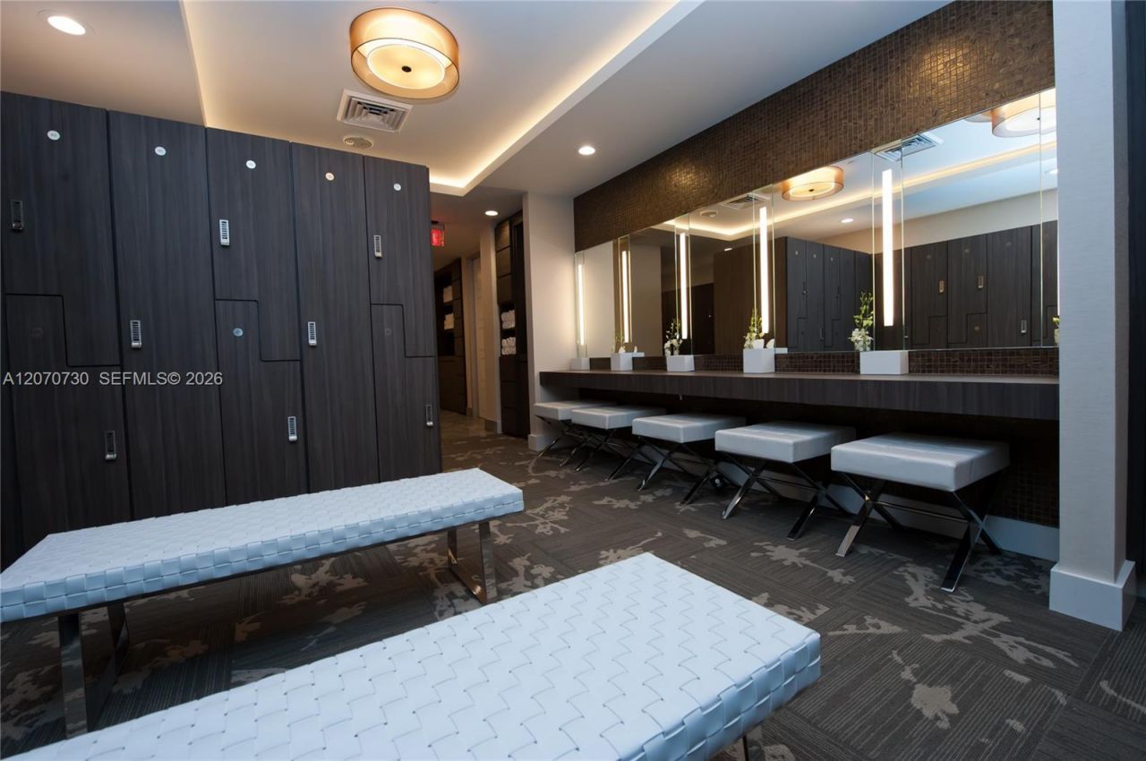 1000 W Island Blvd, Unit 1710, Aventura, FL 33160 Photo