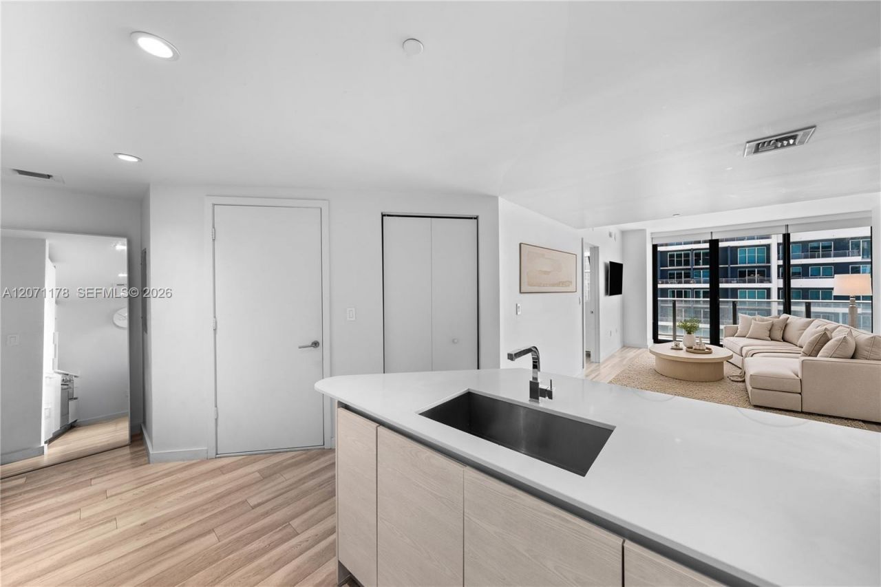 1300 S Miami Ave, Unit 3709, Miami, FL 33130 Photo