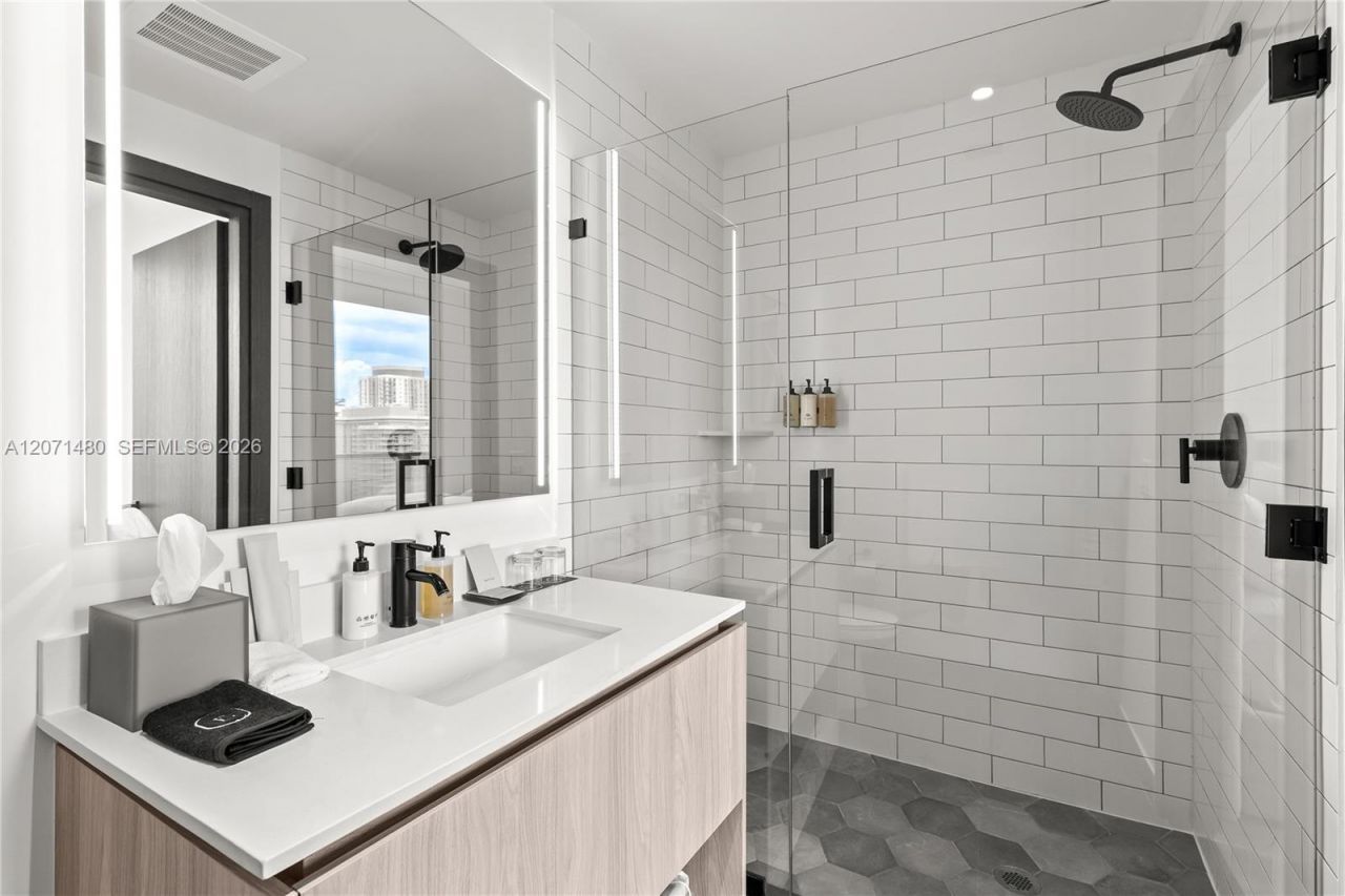 398 NE 5th St , Unit 2118, Miami, FL 33132 Photo