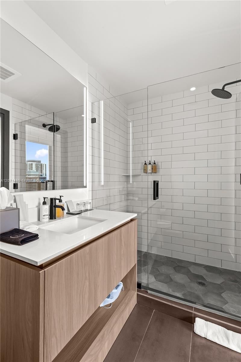 398 NE 5th St , Unit 2118, Miami, FL 33132 Photo