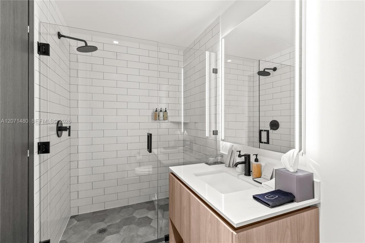 398 NE 5th St , Unit 2118, Miami, FL 33132 Photo