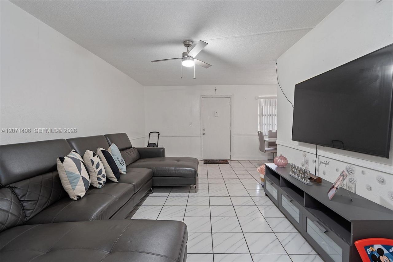 6620 W 2nd Ct, Unit 104, Hialeah, FL 33012 Photo