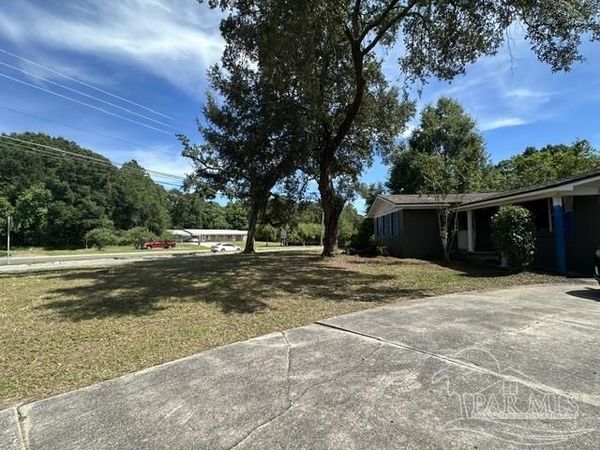 6383 Sunnyside Dr, Milton, FL 32583