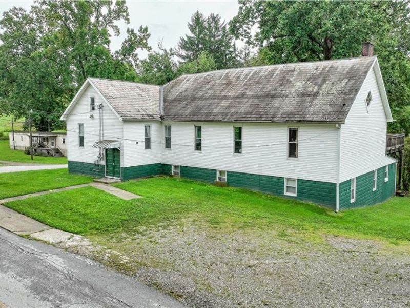 980 Shamrock Drive, Barnesville, OH 43713 Photo 2