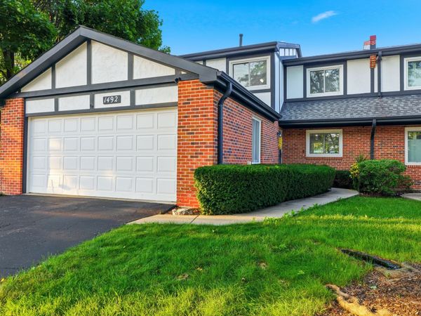 1492 CIRCLE Court, Elk Grove Village, IL 60007